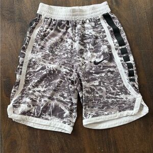 Nike Elite Boys shorts - grey/white - excellent condition - size large
